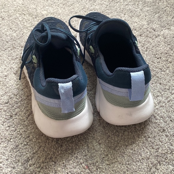 Blue Nike sneakers - Picture 3 of 3